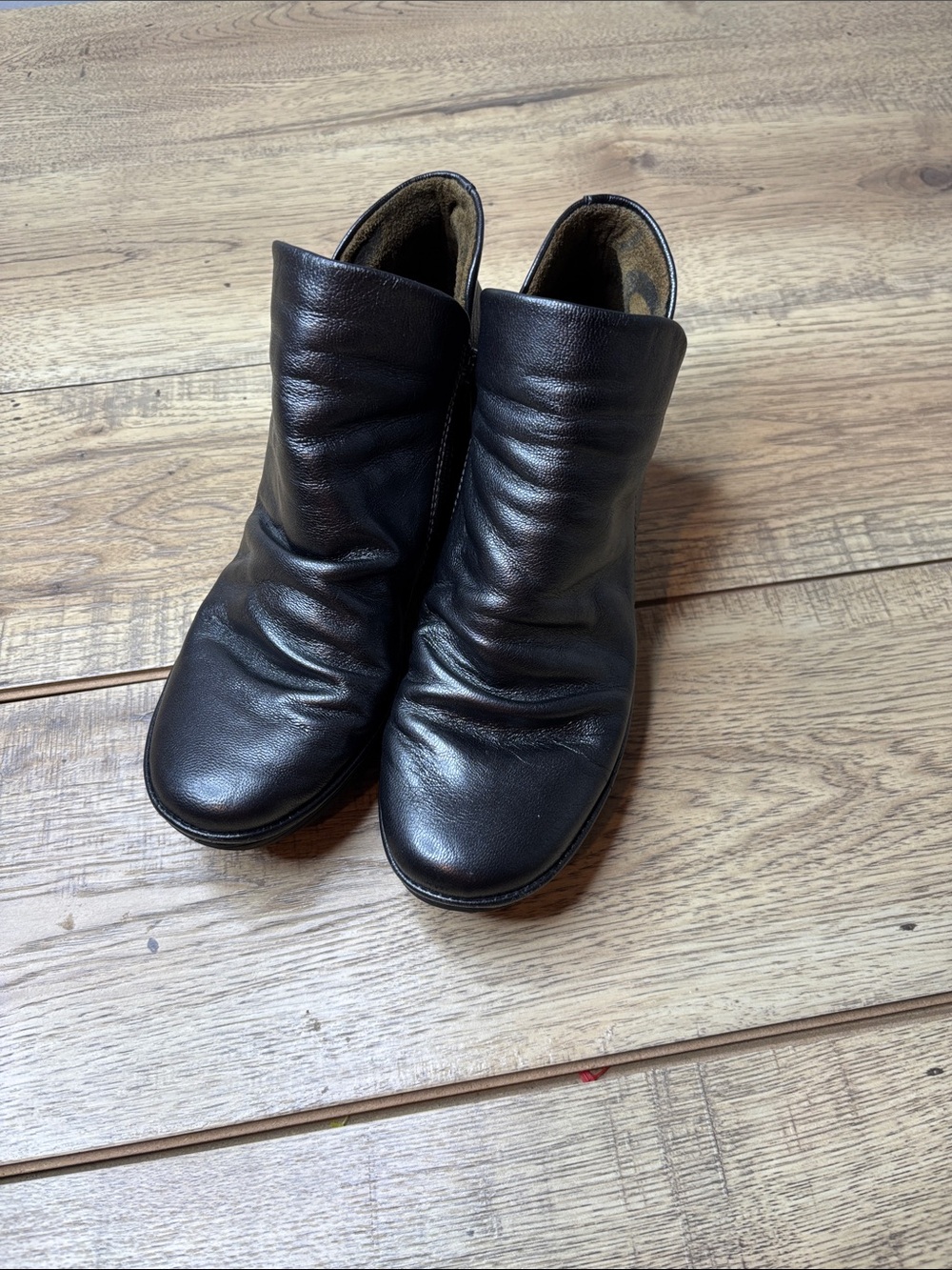 Women’s Fly London Metallic Black Leather Yip Wedge Ankle Booties Size 40